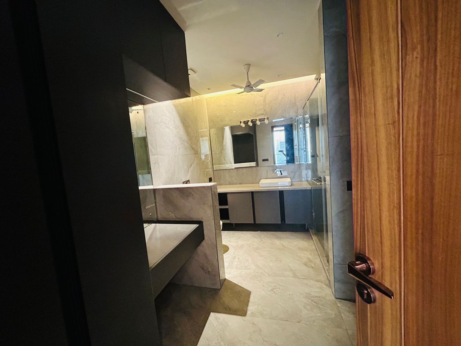 Spring Elmas Noida Car Parking