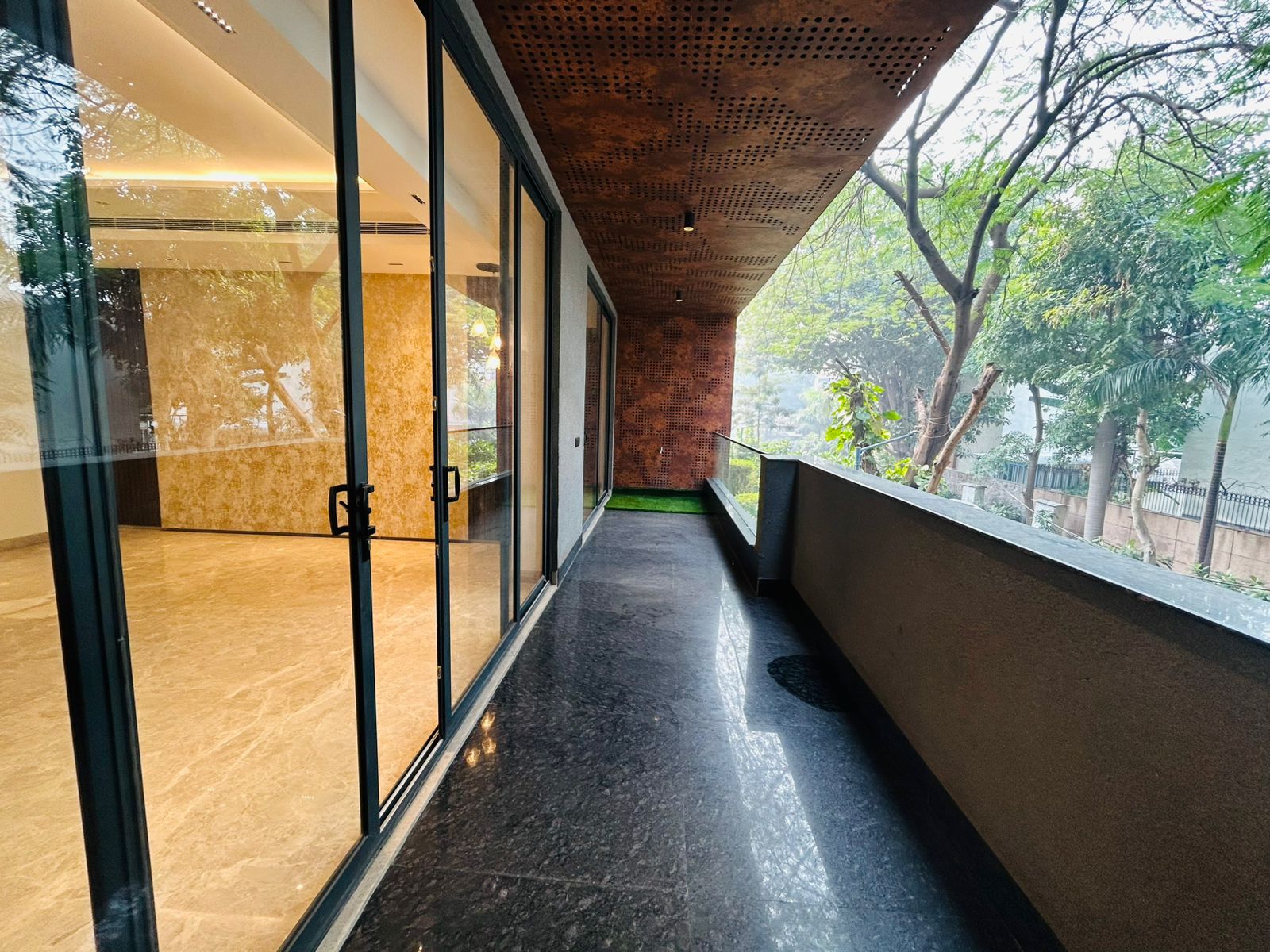 Spring Elmas Amphitheatre