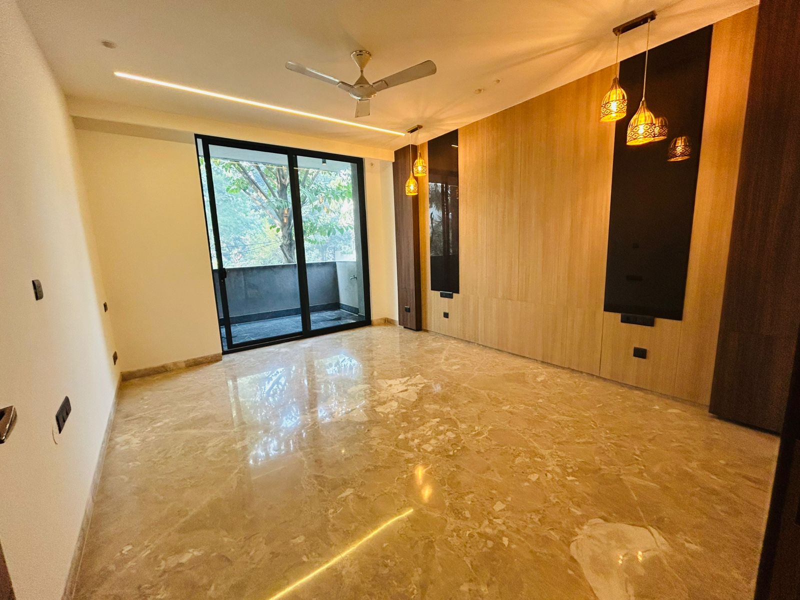 Spring Elmas Swimming Pool